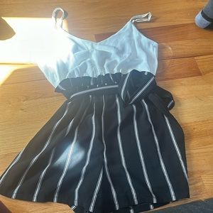 NWT Francesca’s romper